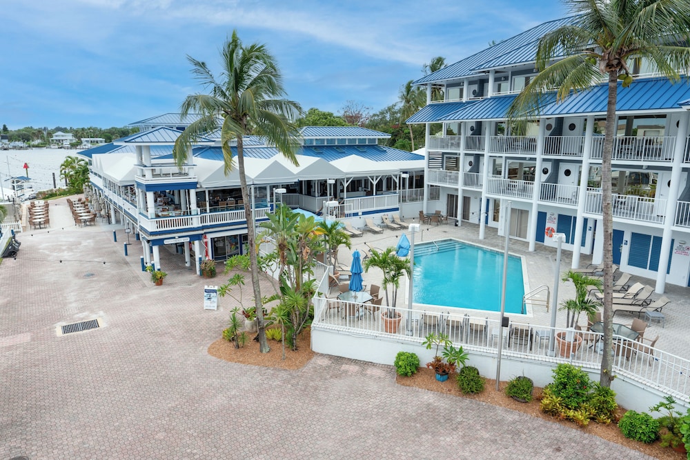 Pirate's Cove Resort & Marina - photo 10