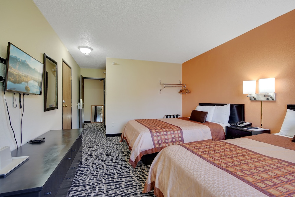 Americas Best Value Inn Finlayson - photo 12