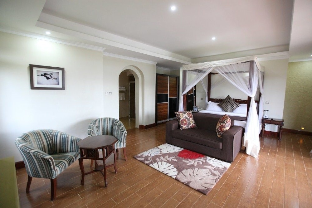 Giraffe Ark Game Lodge — Nyeri — photo 4