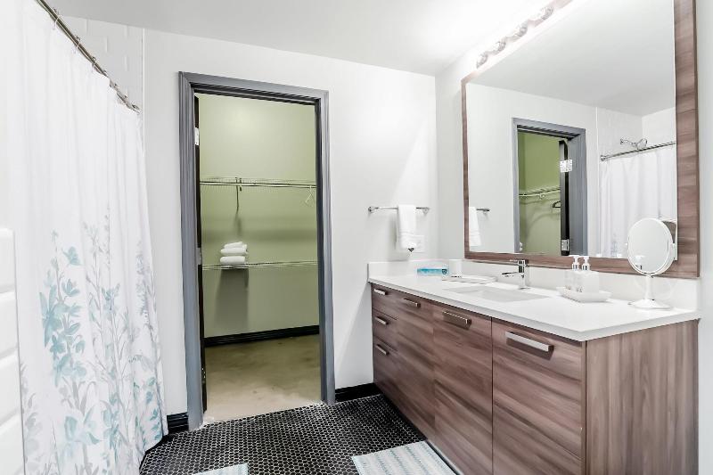 Luxury Downtown Dallas Stay by Amyfinehouse - photo 168