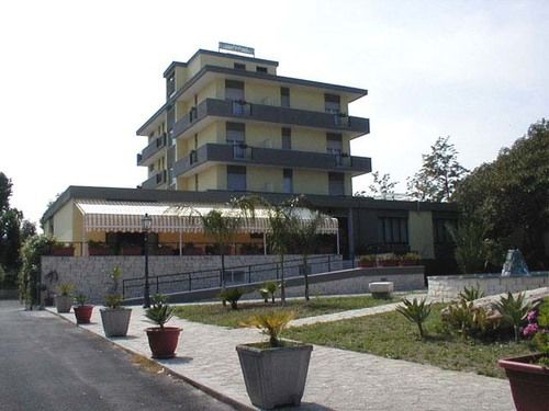 Hotel Le Palme — 4-Star Luxury Hotel in Priolo Gargallo, Italy