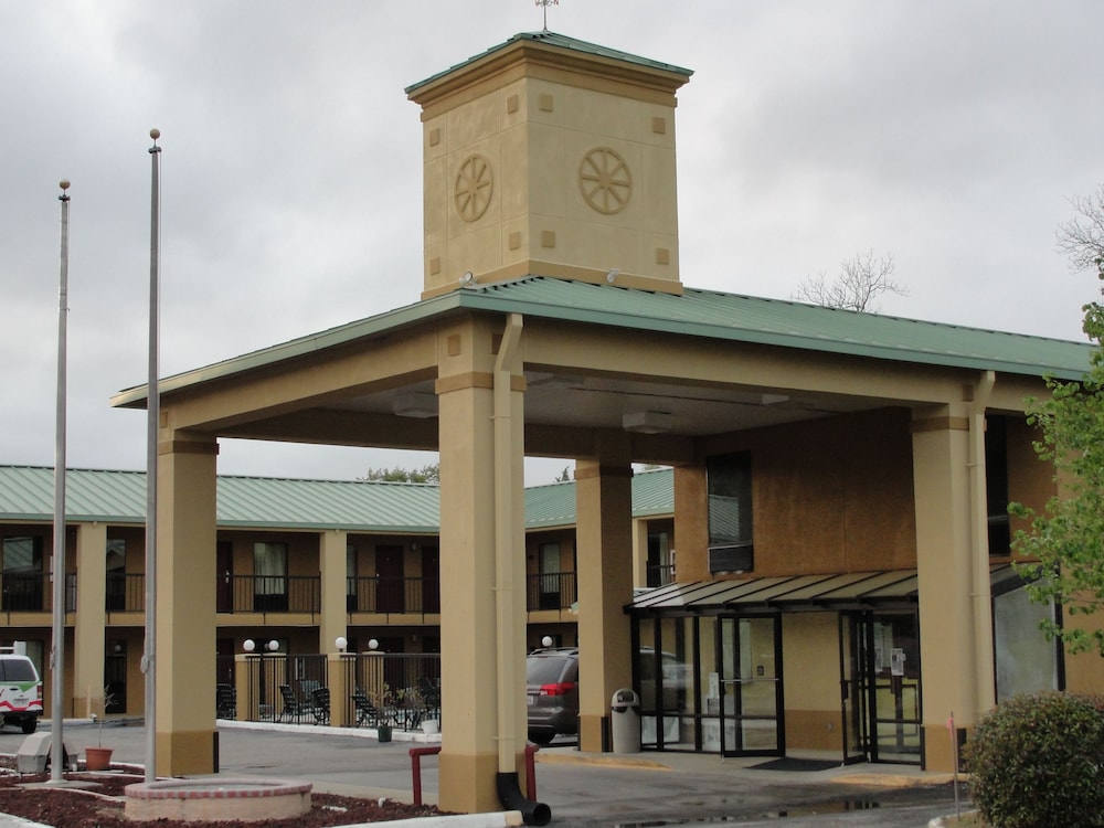 Executive Inn Opp - photo 23