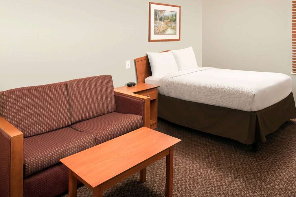 WoodSpring Suites Greenville Central I 85 - photo 8