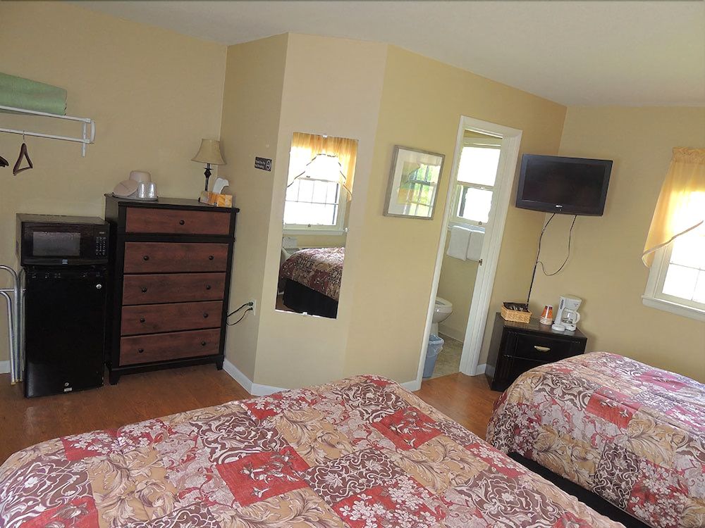 The Clipper Inn - photo 8