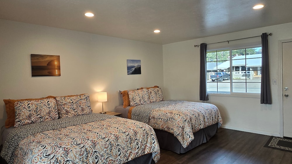 Pacific City Inn - photo 22