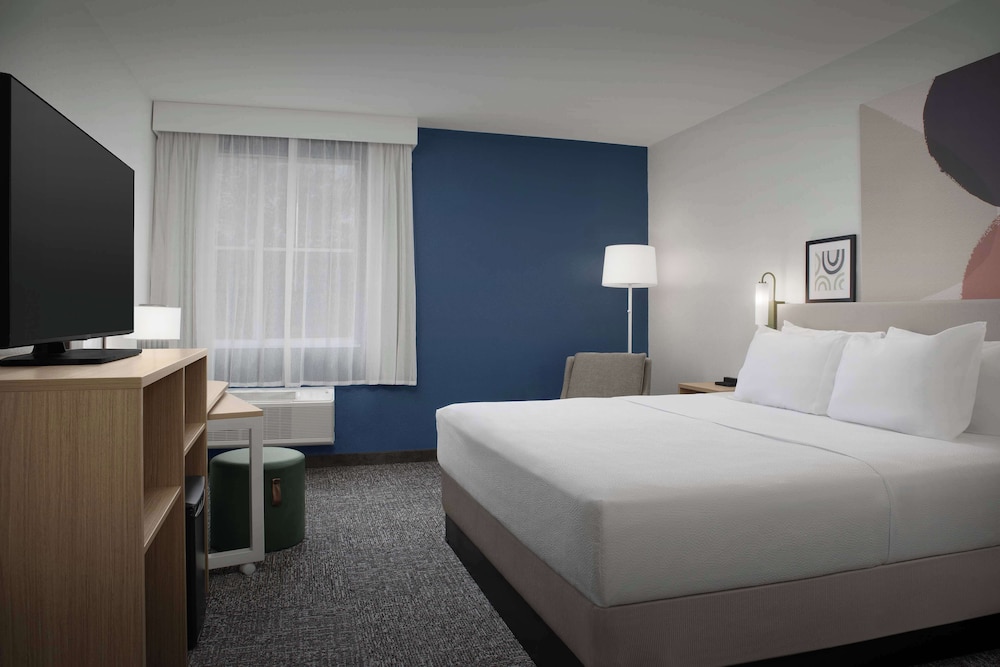 Spark by Hilton Miami Doral - photo 8