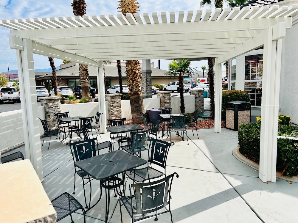 St. George Inn & Suites - photo 43