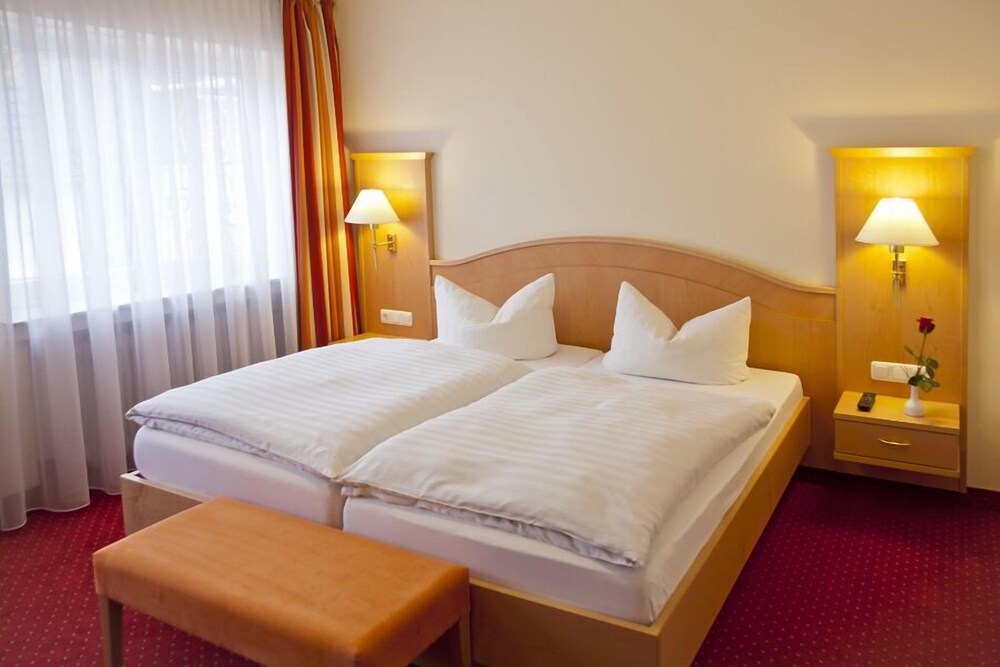 Hotel Rosenhof — hotel in Kerpen