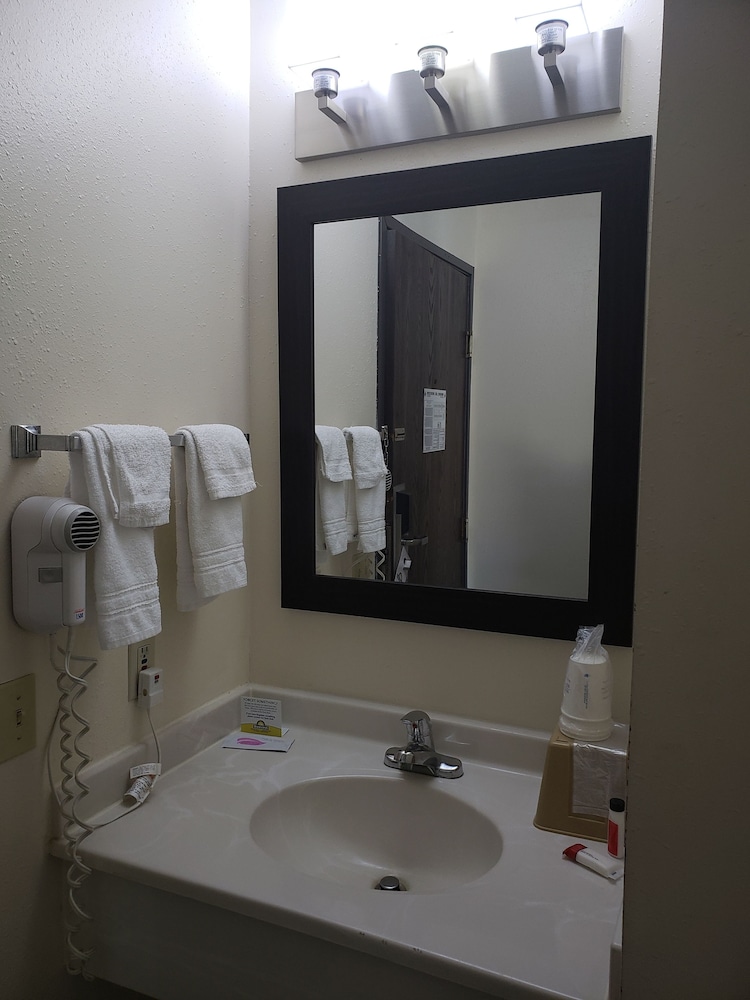 Days Inn by Wyndham Portage Cascade Mountain area - photo 50