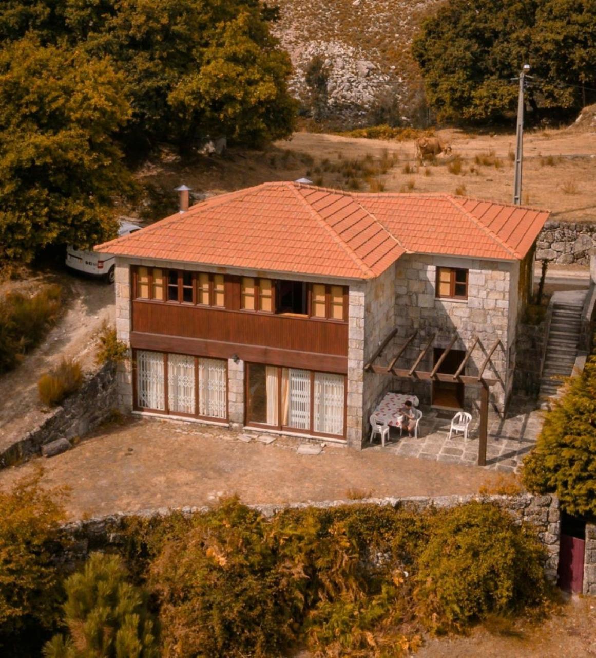 Casa Dos Peliteiros — 4-Star Luxury Hotel in Vilarinho, Portugal