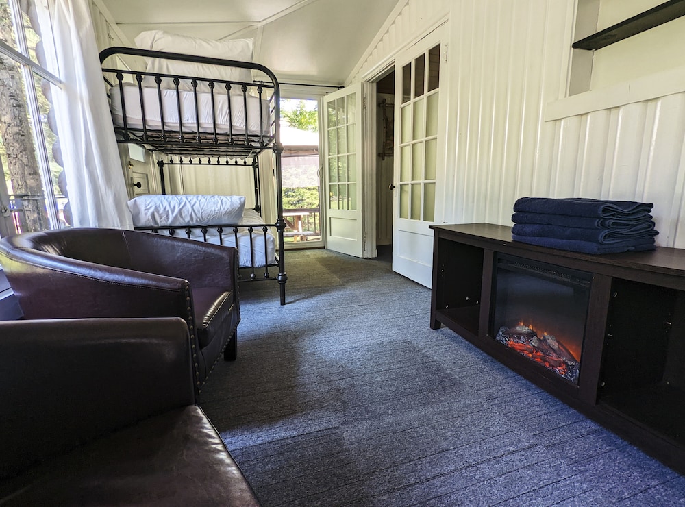 Coadys' Point of View Lake Resort - photo 9