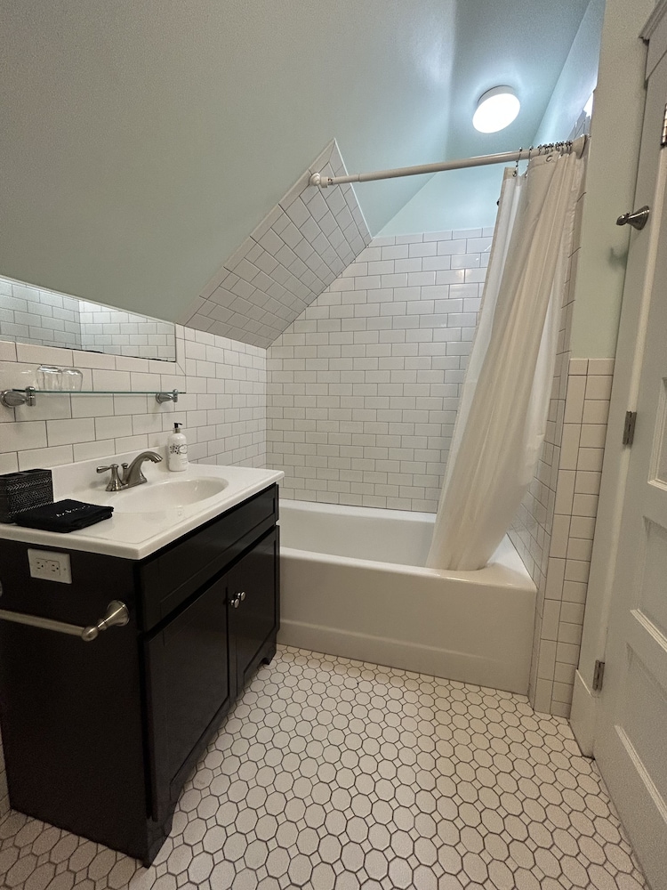 Hazeltine Boutique Hotel BnB - photo 17