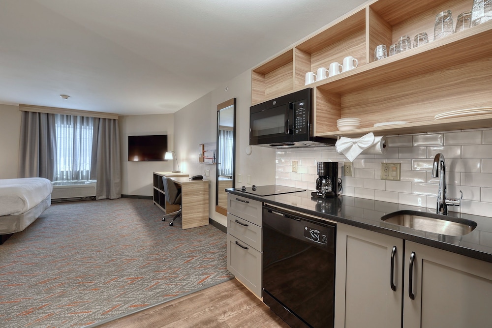 Candlewood Suites Milwaukee Airport by IHG - photo 27