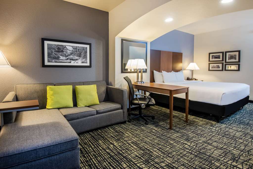 La Quinta Inn & Suites by Wyndham Morgantown - photo 21