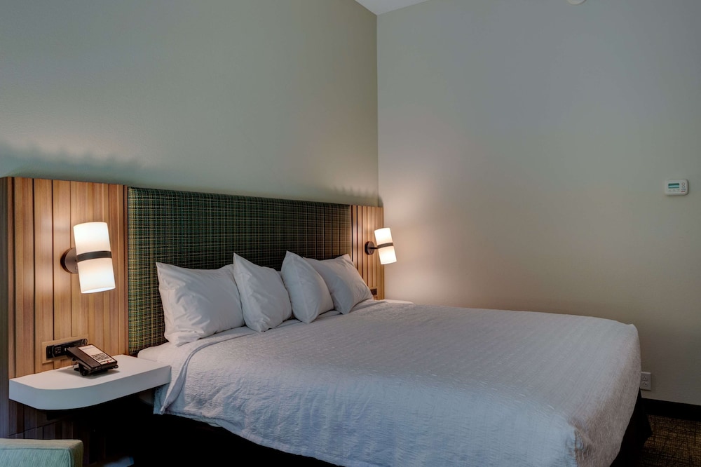 Hampton Inn & Suites Lake George - photo 17