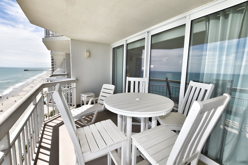 1001 Waters Edge Resort 3 Bedroom Condo by RedAwning - photo 29