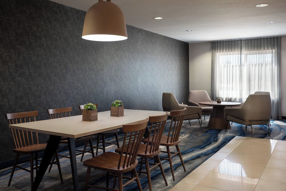 Fairfield Inn & Suites by Marriott Redding - photo 33