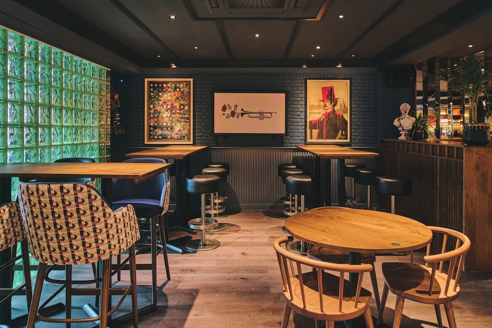 מזון ומשקאות