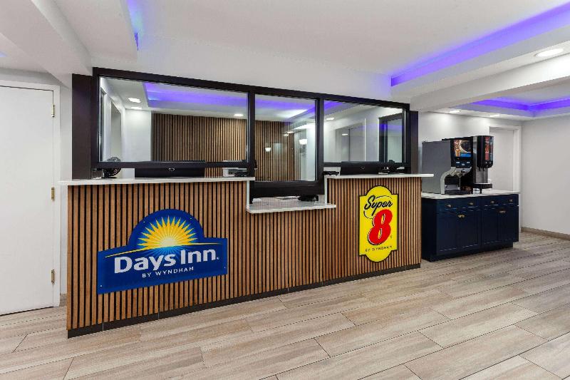 Super 8 By Wyndham Baltimore Northwest - photo 5