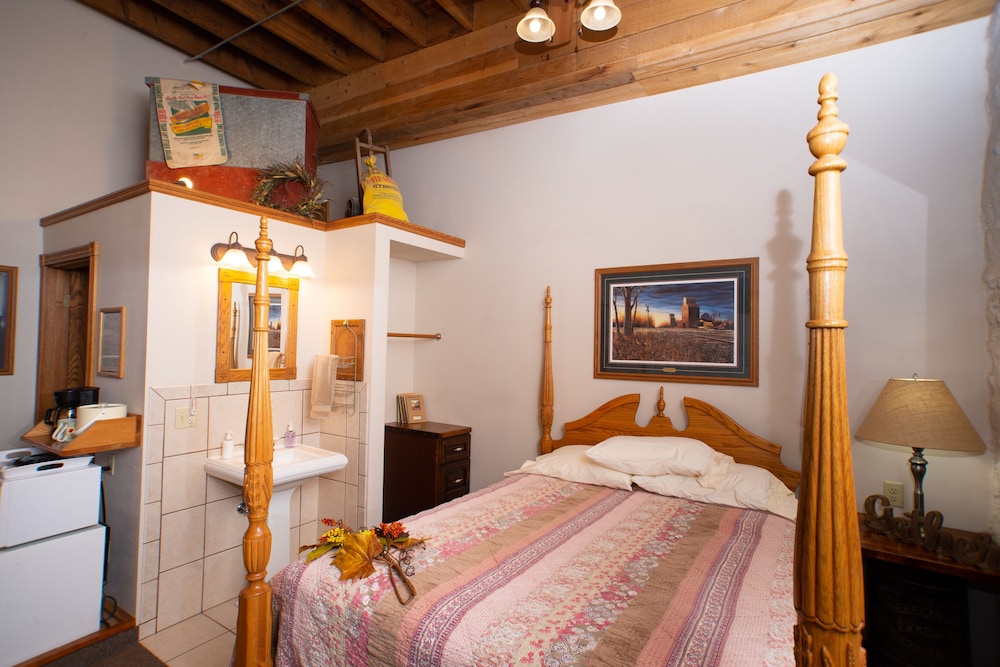 Stone Mill Hotel & Suites - photo 38