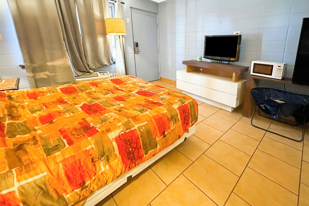 Luxury Inn by OYO Albany - photo 17