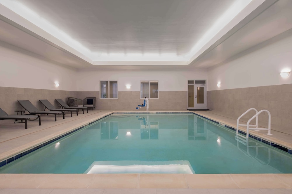 Homewood Suites Medford - photo 34