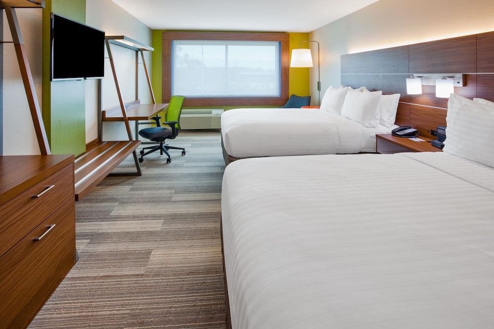 Holiday Inn Express & Suites Des Moines Downtown by IHG - photo 18
