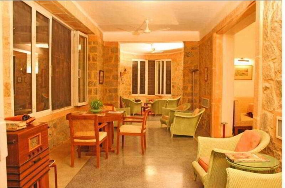 Sardar Samand Palace — hotel in Sojat