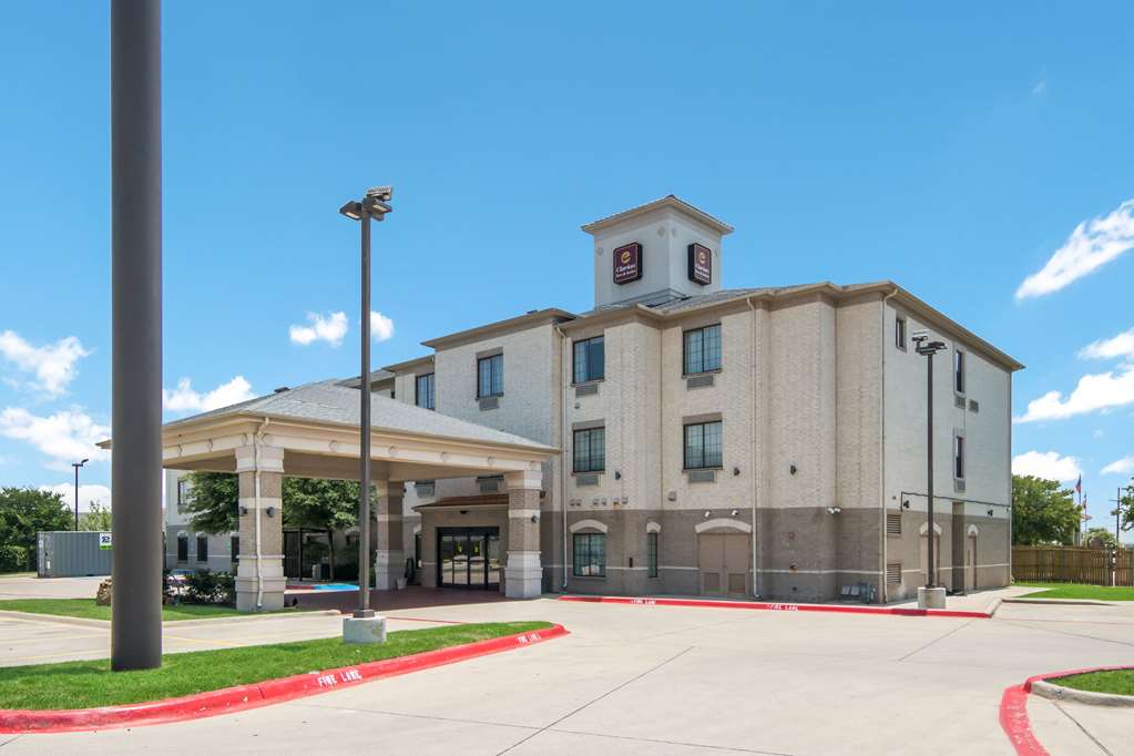 Clarion Inn & Suites Weatherford South — hotel in Weatherford
