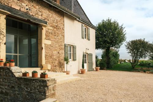 Le Pavillon des Capitans - carbon neutral hotel in Unknown City
