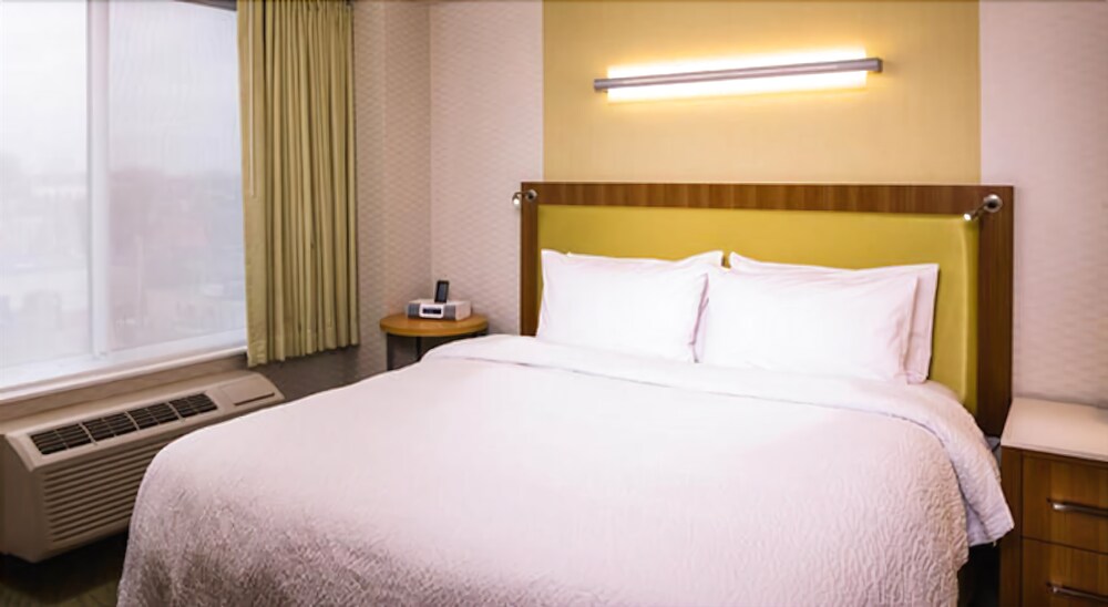 SpringHill Suites New York LaGuardia Airport - photo 2
