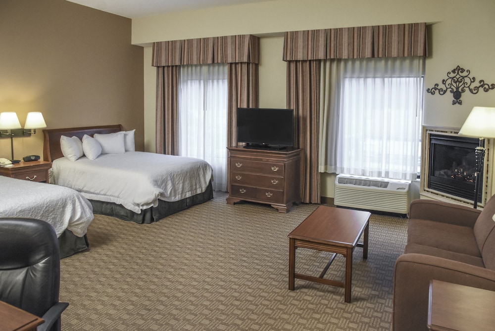 Hampton Inn & Suites Youngstown Canfield - photo 33