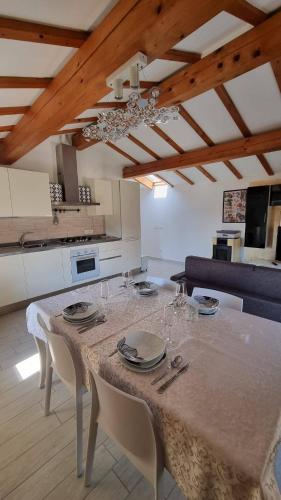 Casa Elsa — 4-Star Luxury Hotel in Torri Del Benaco, Italy