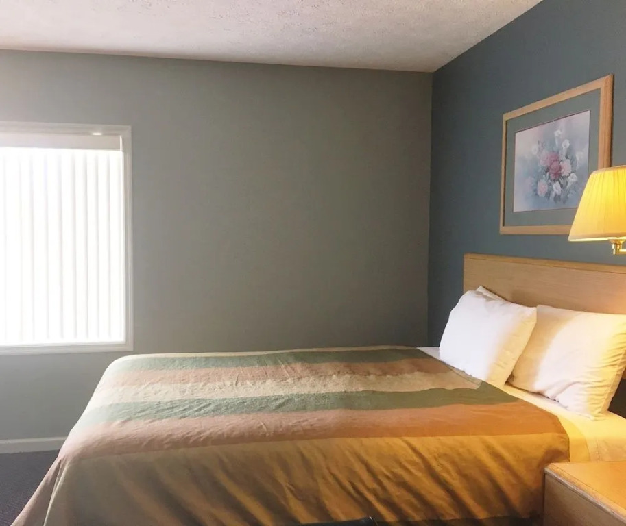 Overton Motel Livingston - photo 12