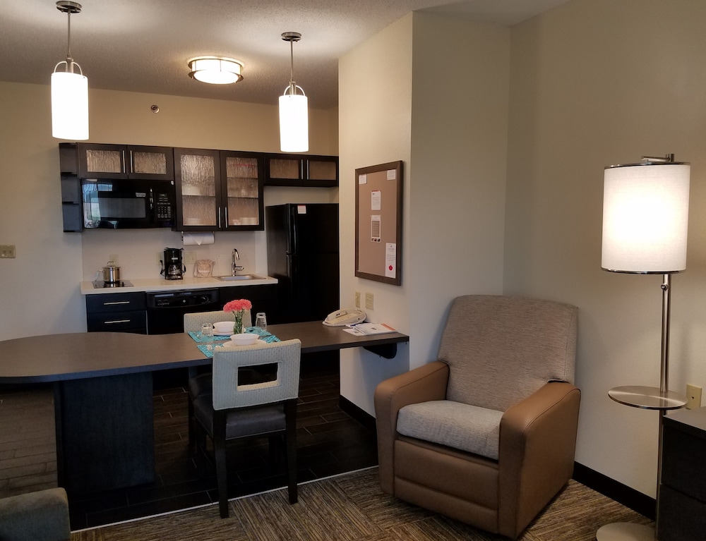 Candlewood Suites East Syracuse Carrier Circle by IHG - photo 11