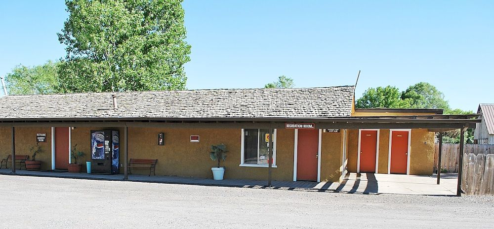 Oregon Motel 8 And Rv Park — Klamath Falls