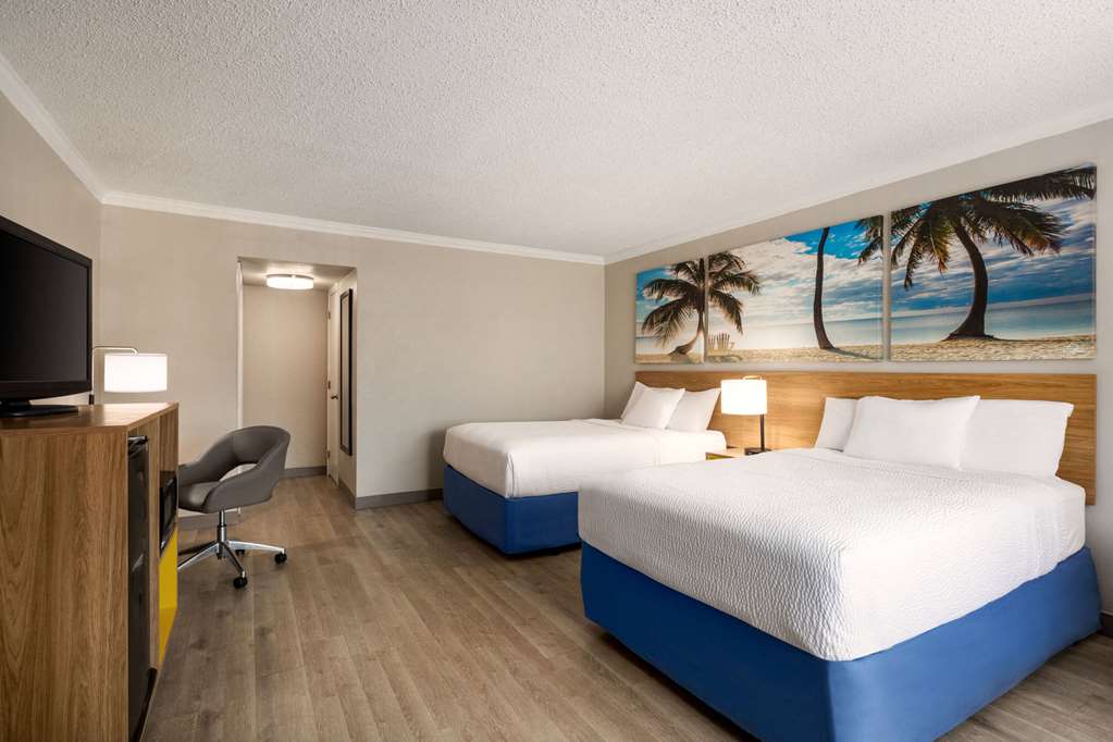 Days Inn by Wyndham Miami Airport North - photo 25