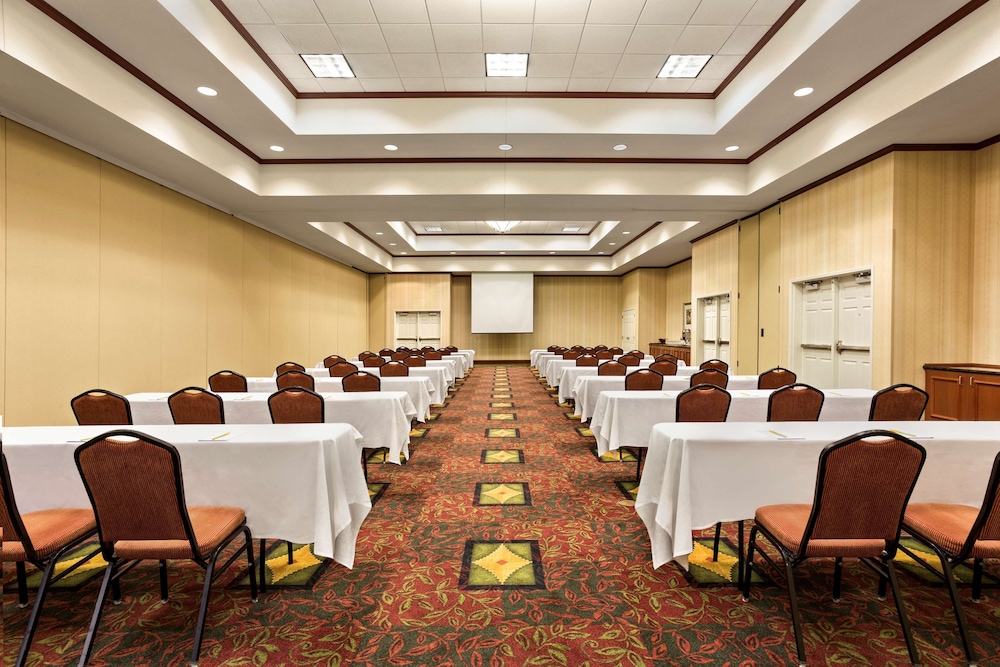 Hilton Garden Inn Bartlesville - photo 22