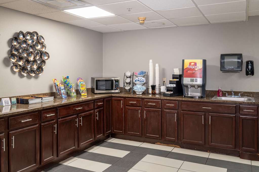Microtel Inn & Suites by Wyndham Pigeon Forge - photo 30