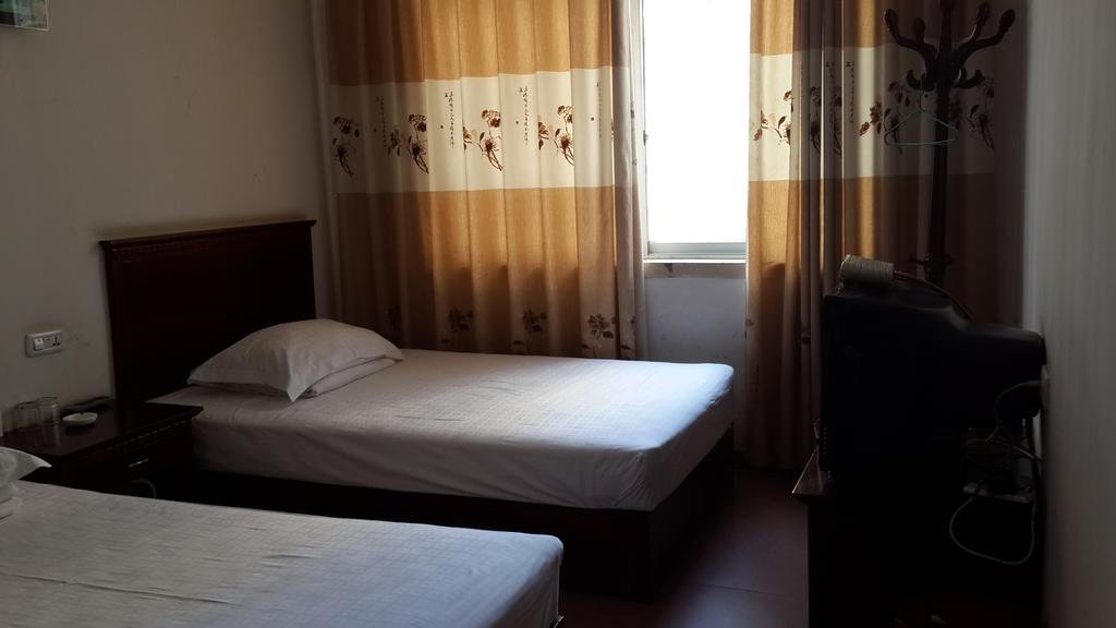 Yuanlai Inn — hotel in Enshi