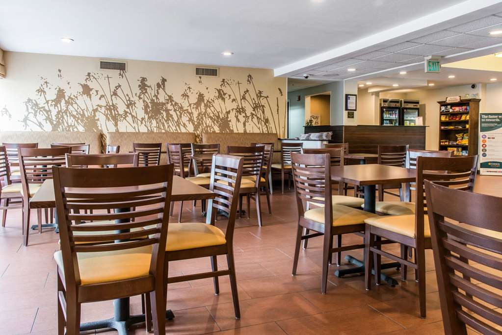 Sleep Inn & Suites Pittsburgh Airport - photo 17