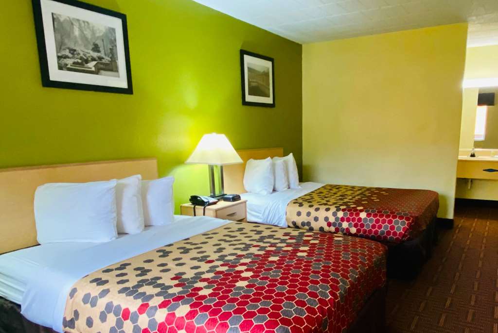 Super 8 by Wyndham Gloucester - photo 8