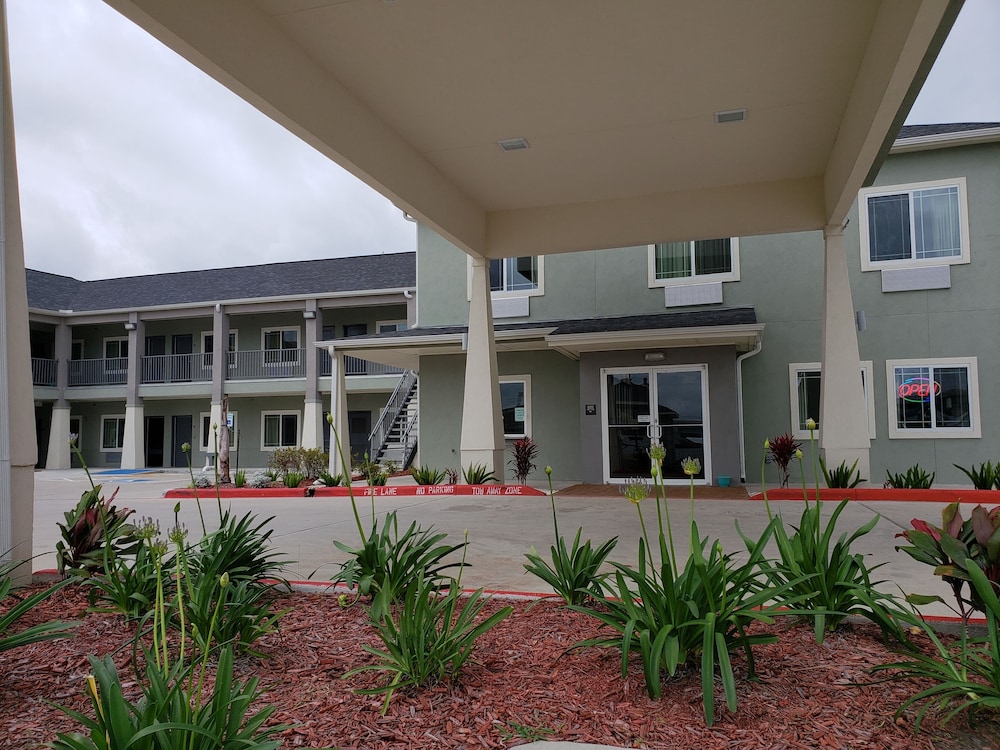Scottish Inns & Suites - photo 20