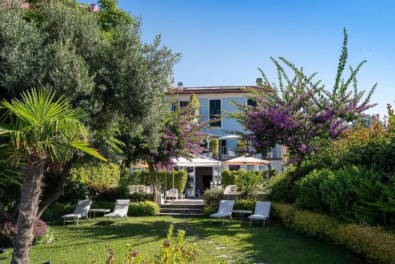 Blu Hotel - carbon neutral hotel in Lavagna