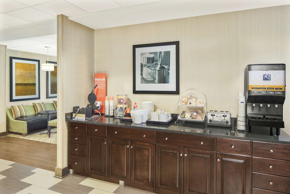 Hampton Inn Thomasville - photo 18