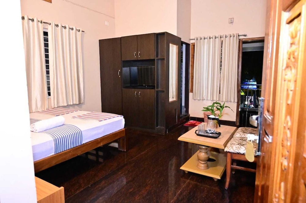 Jaya Paradise Murdeswar — hotel in Bhatkal