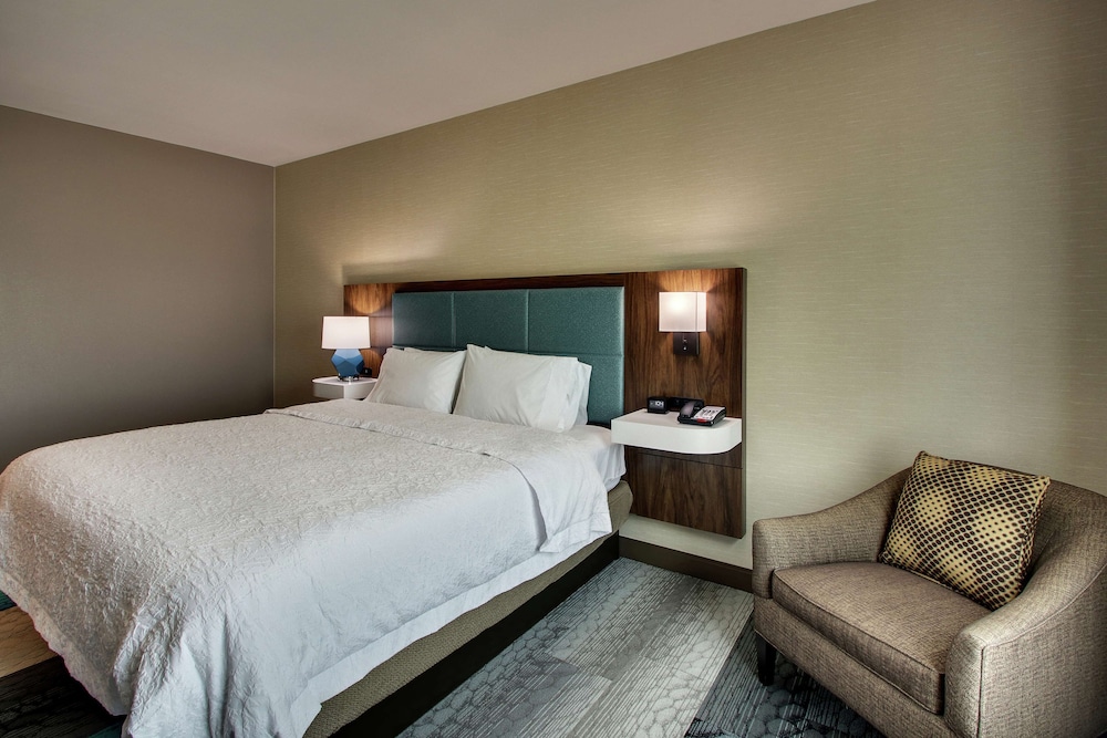 Hampton Inn & Suites Southport - photo 11