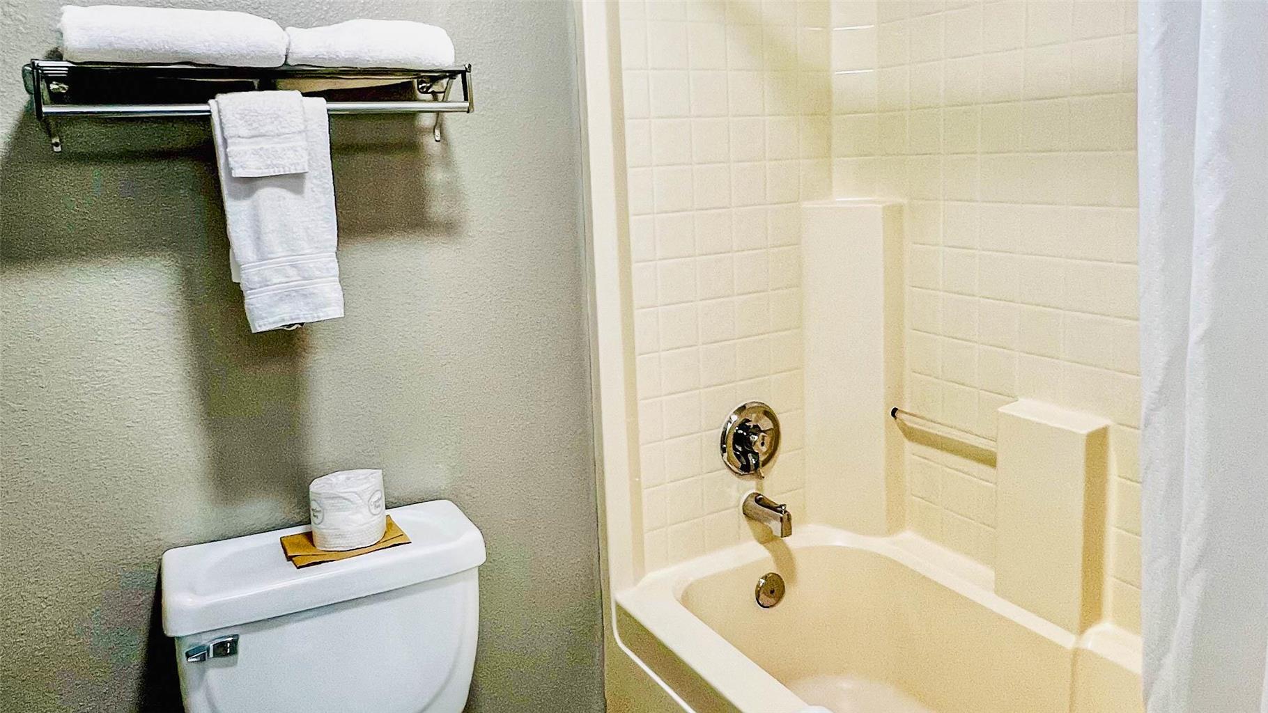 Studio 6 Suites Portland OR I 5 OHSU - photo 36