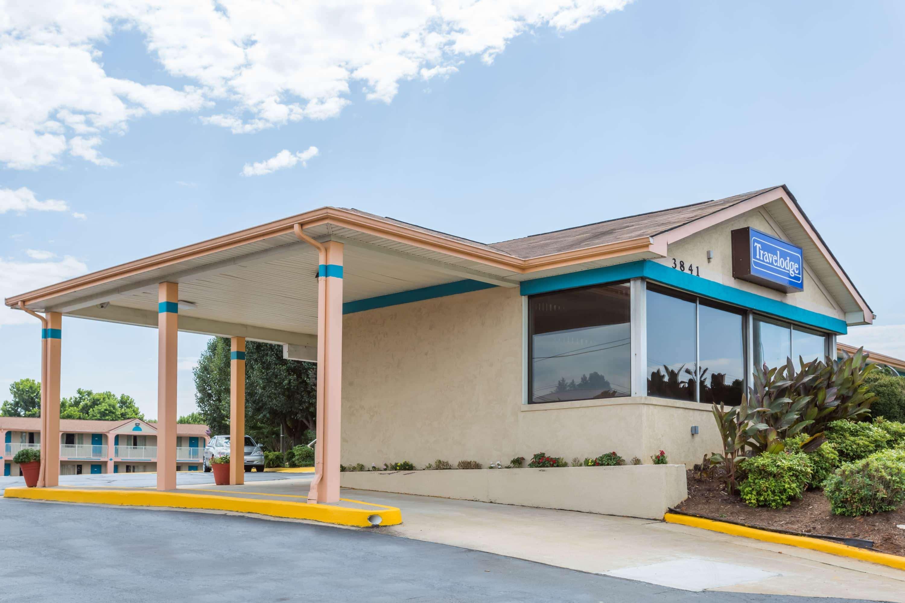 Travelodge by Wyndham Ridgeway Martinsville Area - photo 28