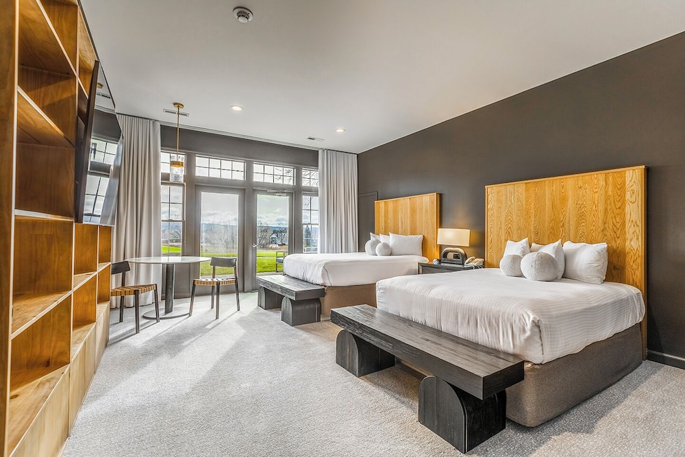 Destination Geneva National - carbon neutral hotel in Lake Geneva